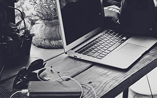 九游体育app-WE/RNG.M第1局语音回放：跟我跟我，露娜露娜